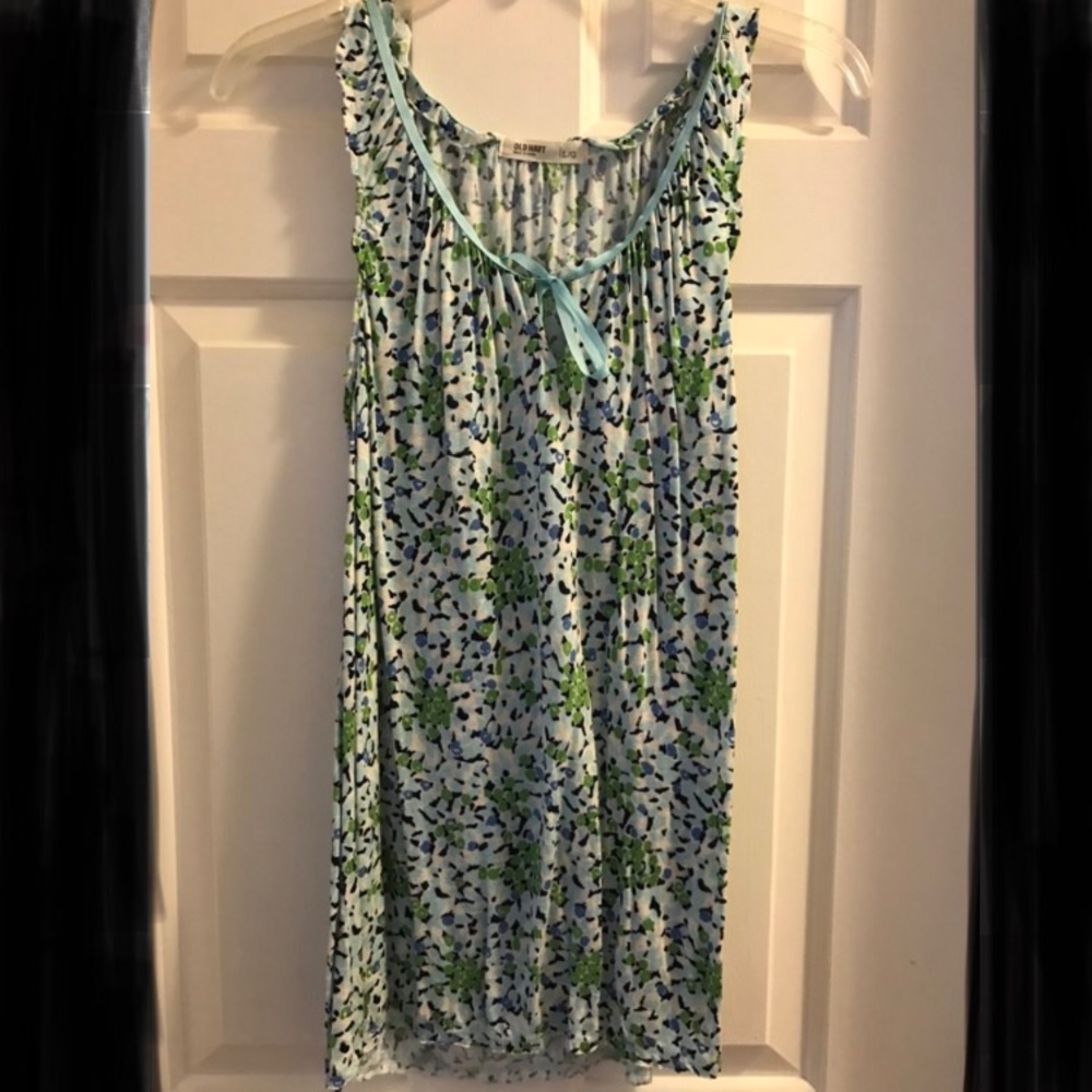 3/$15 Old navy floral tank top with ribbon detail